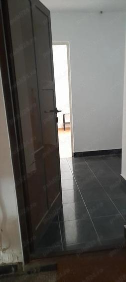 garsoniera la parter pe str.M.Viteazu - 4