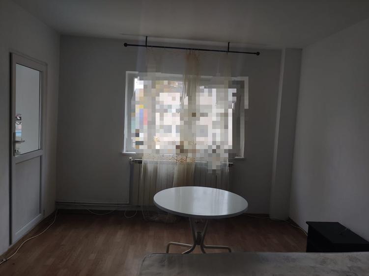 Apartament cu 1 camera, etajul 1/4, zona Nicolina - 2