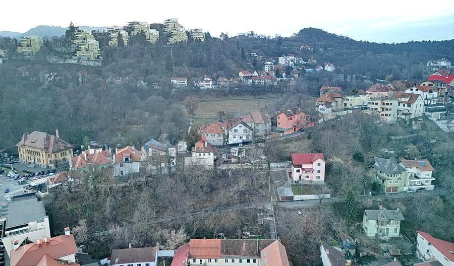 Teren intravilan, ultracentral. - 36