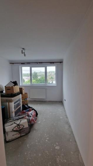 Apartament cu 3 camere, 70mp utili, parcare sub, Dambul R - 10