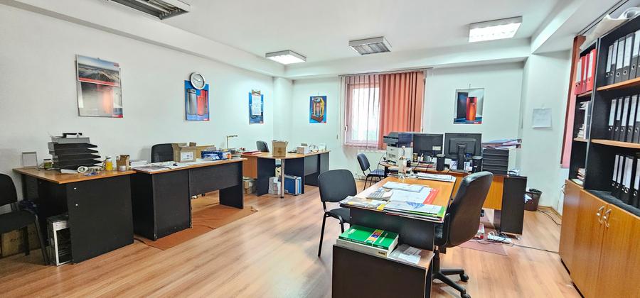 Vand apartament de 3 camere situat pe strada Luptei,intr-un bloc din 2006,parter - 1