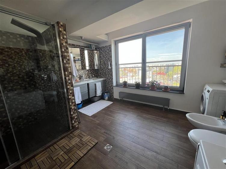 Oferta inchiriere penthouse zona Armeneasca / Strada Toamnei - 31