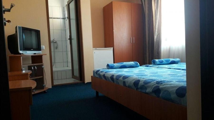 Inchiriez camere la vila - 2