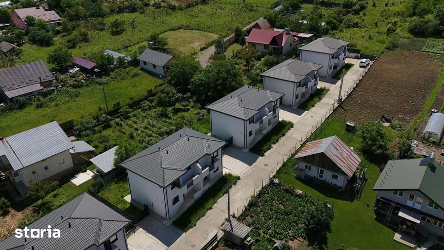 Casă cu 4 camere cu Teren 250 Mp în Bârnova