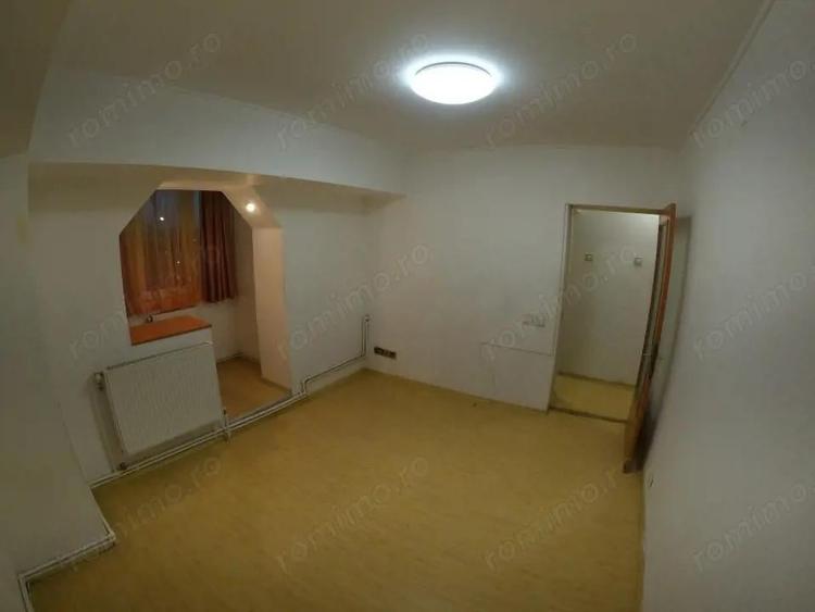 Apartament central de 3 camere, 75 mp, cu boxa pentru depozitare - 11