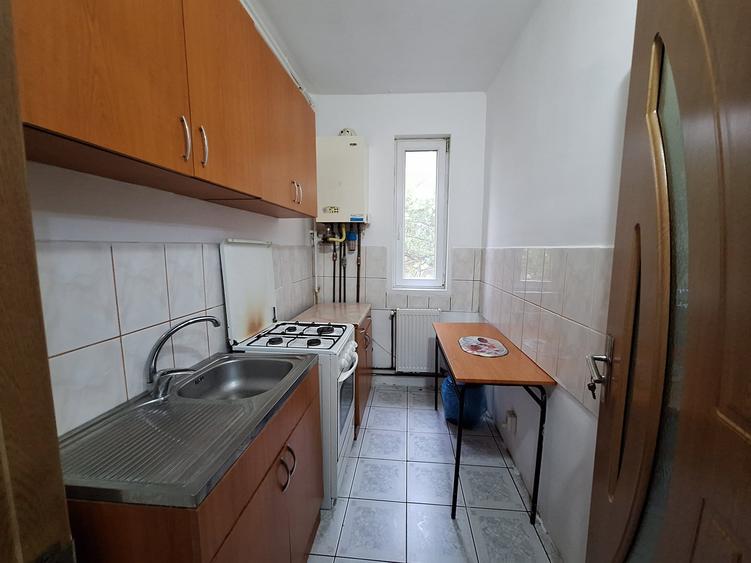 Apartament cu 2 camere nedecomandat, mobilat în Complex Studențesc
