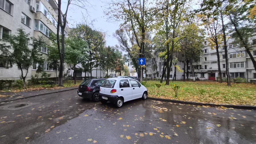 Tomis 1 - ap 3 cam, et 4/4 , gaze la usa (necesita renovare) - 17