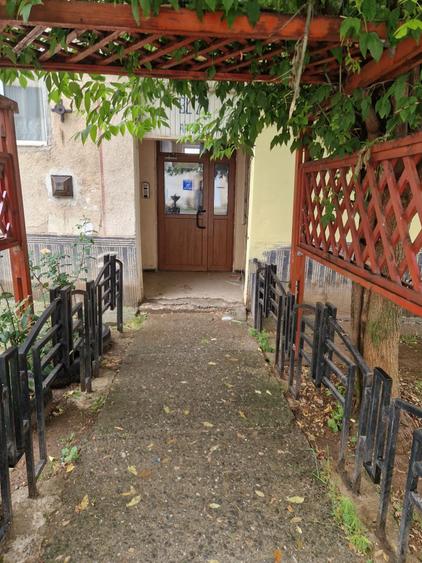 Proprietar vand apartament in Baicoi,zona blocuri Liliesti! - 1