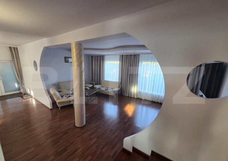 Vila 226 mp utili, curte 277 mp, zona Micro 3 - 21