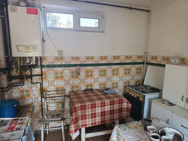 ROANDY-Casa solida,parter+1,zona Valeni - 2