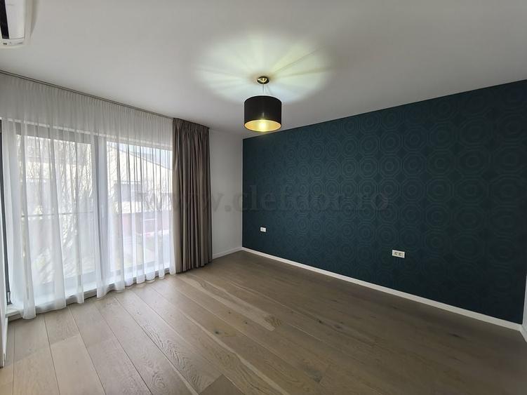 Vilă cu Piscina in Tunari - 15