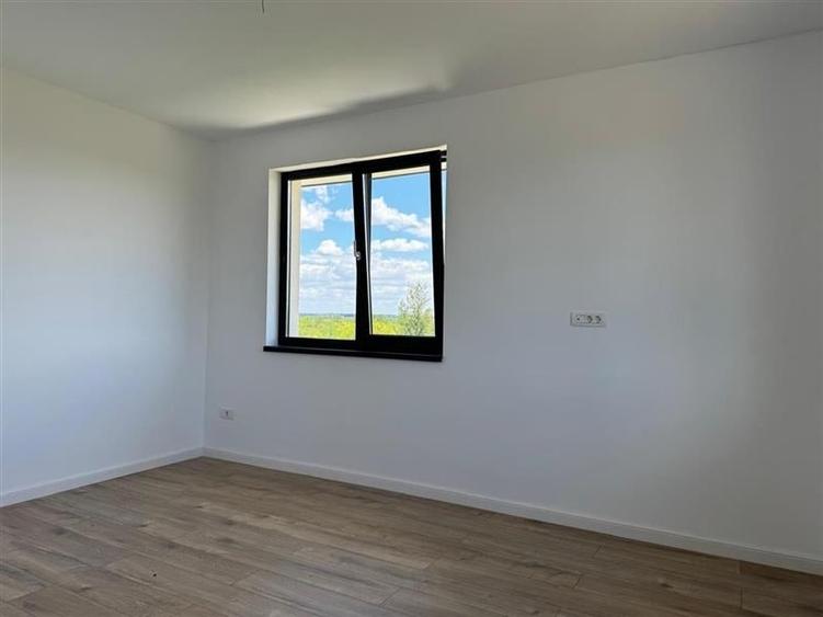 VILA IN CORBEANCA - OSTRATU // CURTE 364 MP // 5 CAMERE - 6