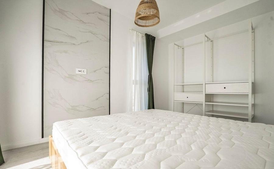 Apartament cu 2 camere semidecomandat, mobilat în Viilor