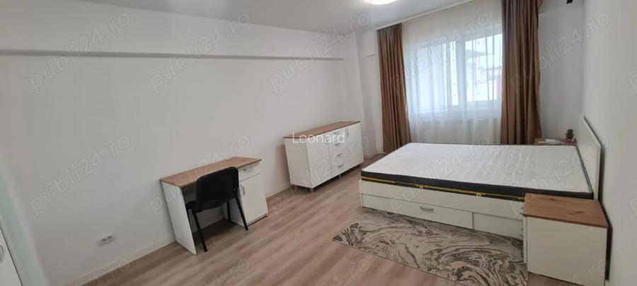 Inchiriez apartament cu o camera cu loc de parcare