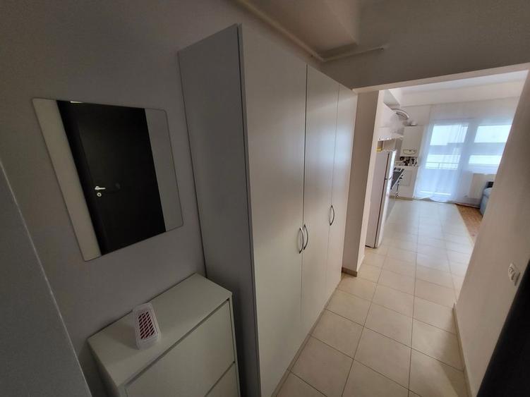 Proprietar inchiriez garsoniera Militari Residence - 2