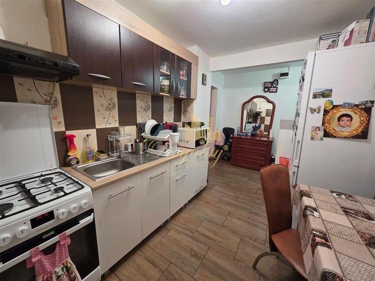 Apartament 2 camere, Etaj 3, CENTRALA PROPRIE, clima- Zona Dambovita - 2