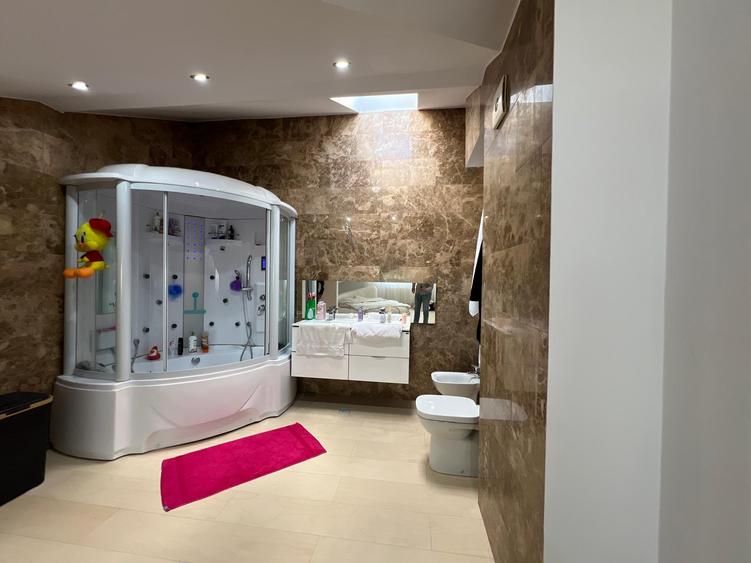 OPORTUNITATE DE INVESTIȚIE: Apartament 156 mp mobilat și utilat - gata de mutare - 10