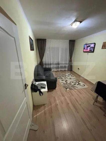 Apartament de vanzare 2 camere, etaj 1, zona Independen?ei - 2