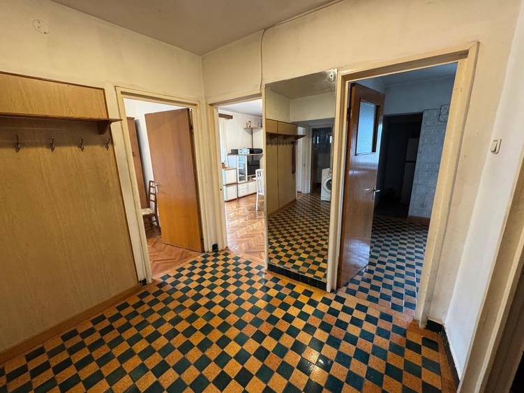 Vanzare apartament trei camere imobil solid Piata Ion Mihalache metrou - 8