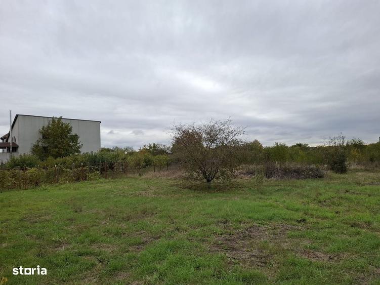 Teren Corbeanca Institutului 1064 mp / 2207 mp la 250 m de mall si DN1 - 6
