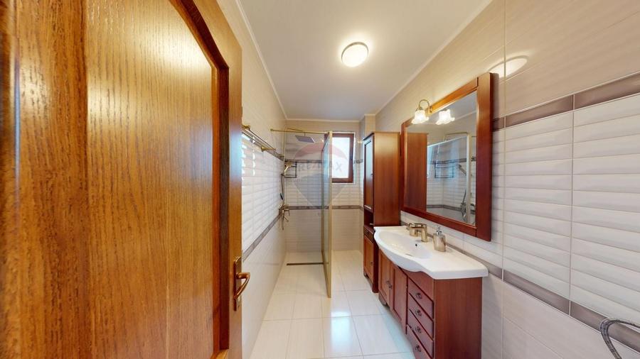 Casă / Vilă de Lux cu 5 camere de vânzare - 21