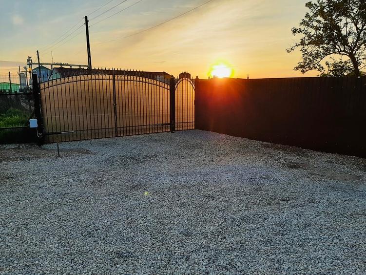 Casă și teren intravilan pentru investiții - 4