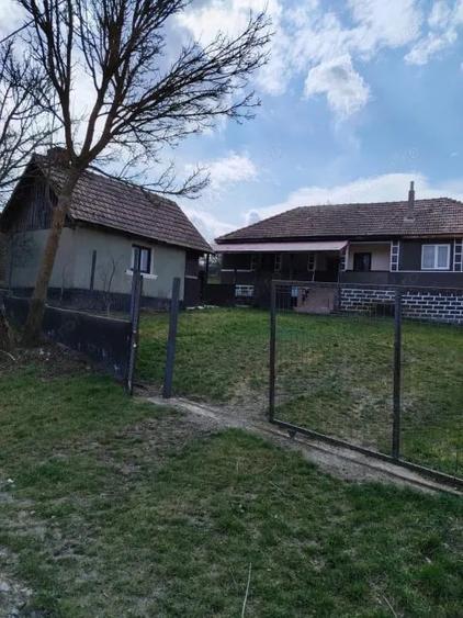 Se vinde casa cu anexe in Valea Calda - 6