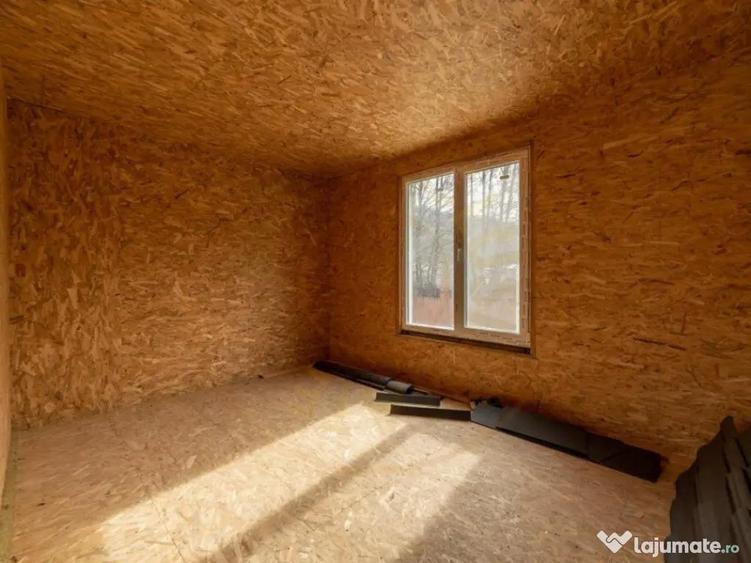 Casa moderna cu 5 camere intr-o zona lini?tita de deal - 9