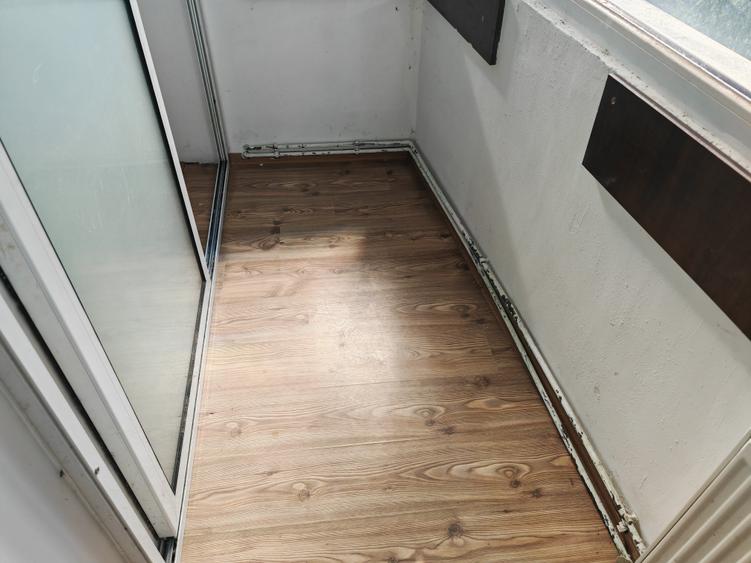 Apartament 3 camere liber la vanzare zona Astra - 9