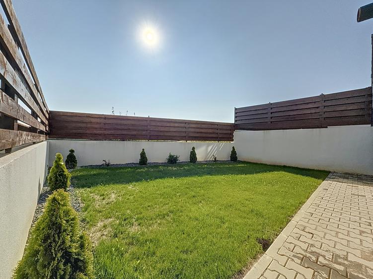 Casă cuplată -  5 camere, 3 bai, 195 mp, 2 parcari, aproape de Vivo! - 4