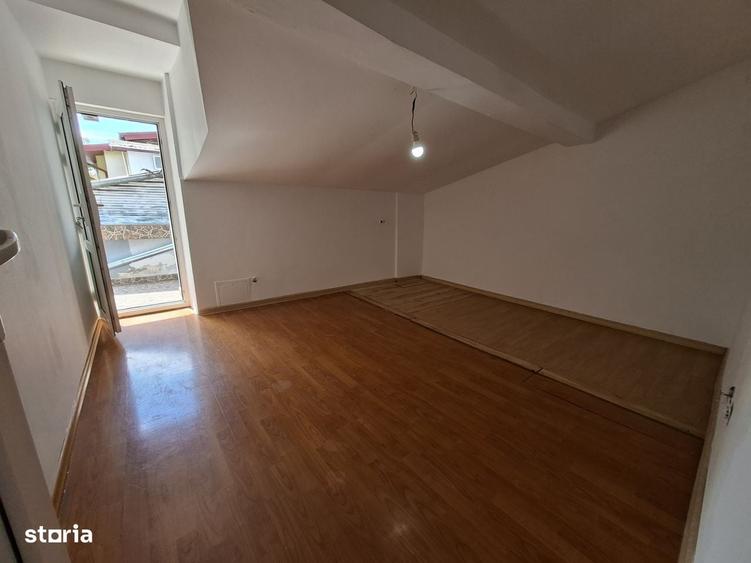 Piata Unirii, Calea Calarasilor, PROPRIETAR, vand casa P+M, 4 camere - 16