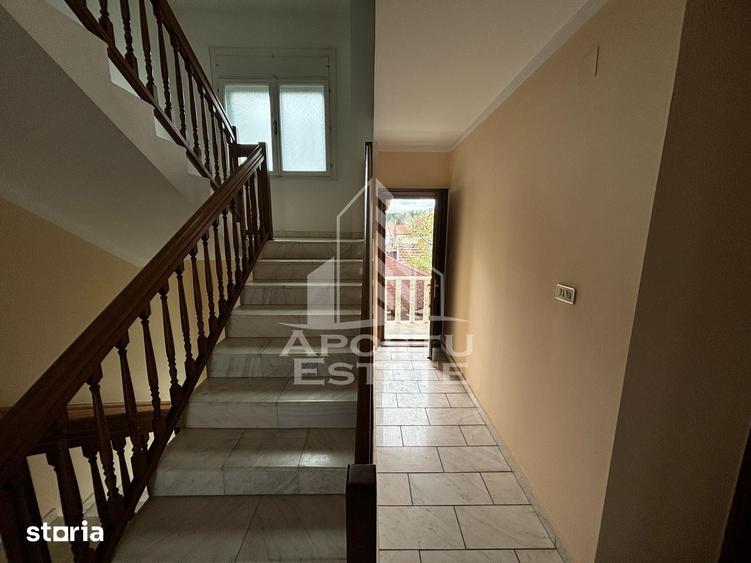 Casă cu Teren 470 Mp în Lupac