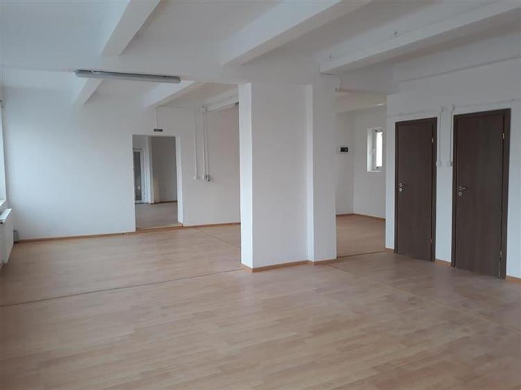 Incepe afacerea ta prospera in unul din aceste spatii comerciale, Tractorul, Bra - 6