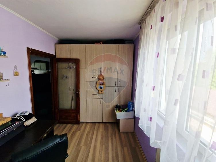 Apartament spațios cu balcon – P. Neamț - 9