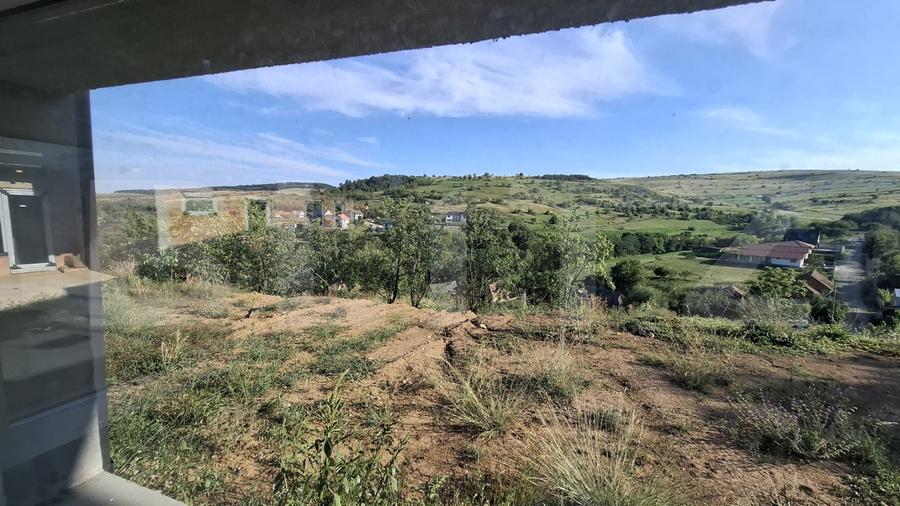 Casa pe un nivel, cu teren 2997 mp, panorama superba,Suceagu - 11
