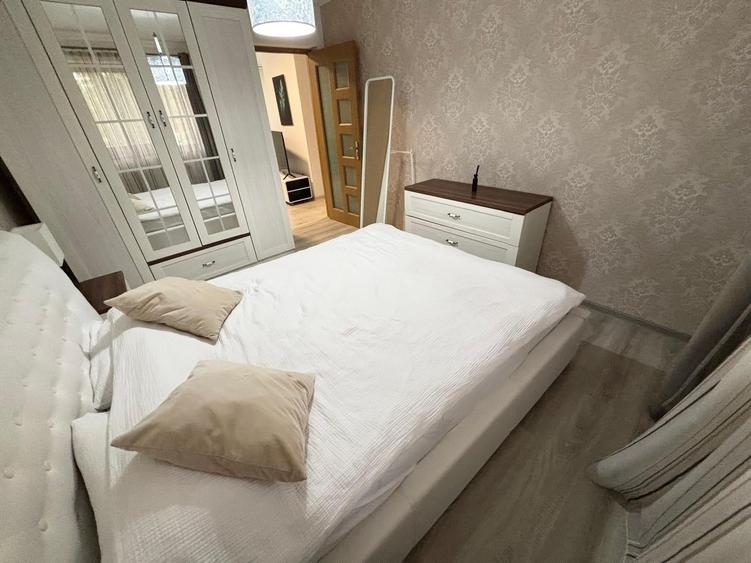 De vanzare apartament 3 camere zona Strand - 7