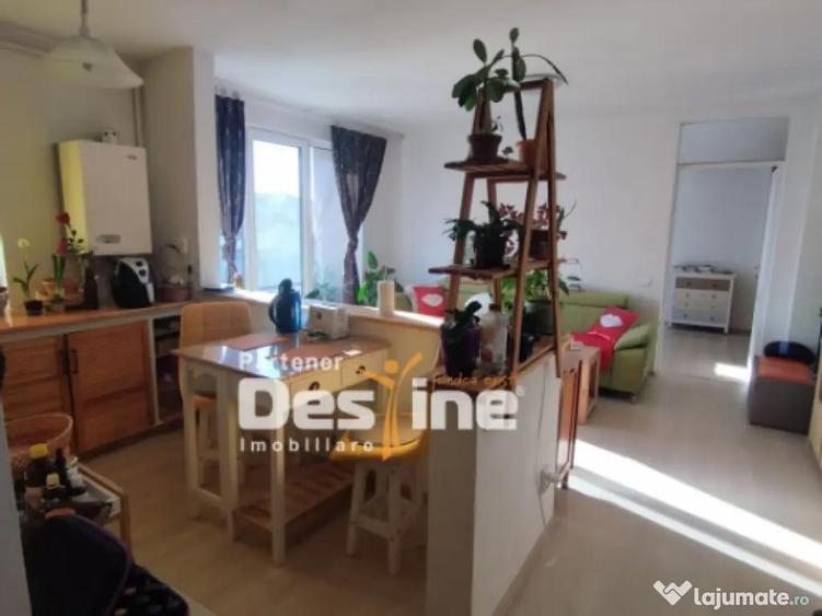 Apartament 3 camere, semidecomandat, etaj 4, mobilat - 10