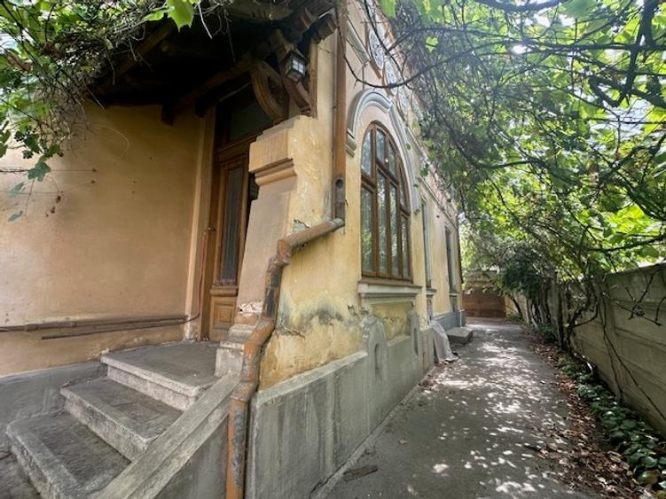 Vanzare imobil cu arhitectura neoromaneasca - teren 460mp - Victoriei- Capitale - 1