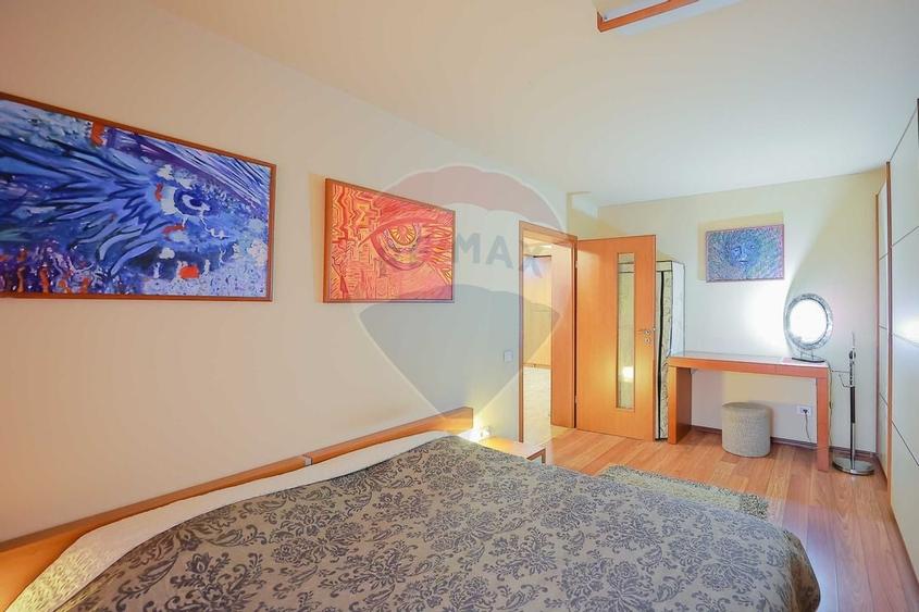 Apartament cu 4 camere de vânzare în zona Rogerius - 2