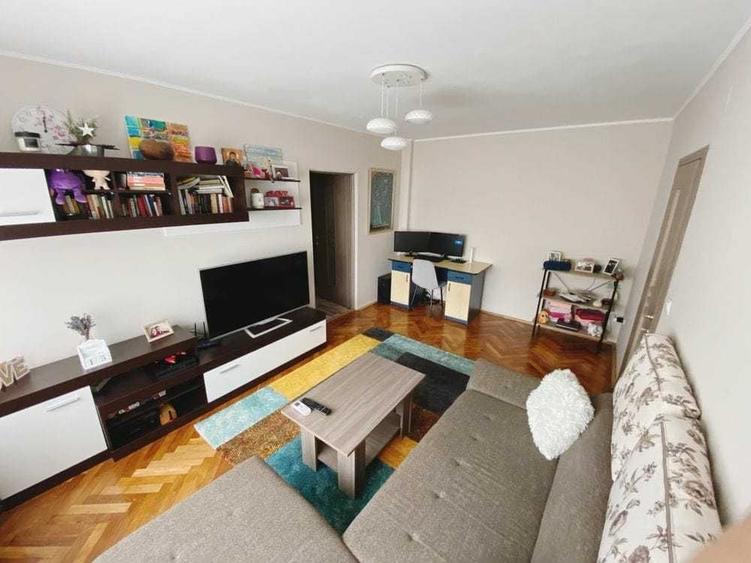 Apartament cu 2 camere semidecomandat în Rogerius