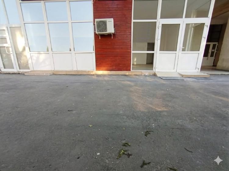 spatiu comercial 51mp-la soseaua Nicolina - CUG - locuri de parcare - 1