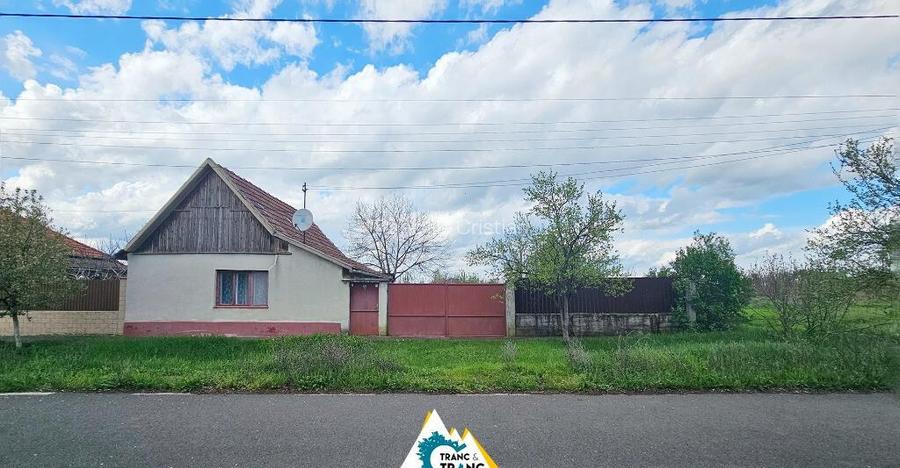 Casa cu 2 camere in stil tradi?ional, in Irato?u