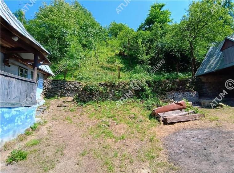 Casa traditionala din lemn cu 930 mp teren langa Sibiu - 5