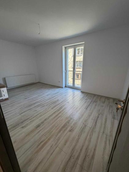 vand apartament 2 camere DECOMANDATE LUNCA,zona POLITIE - 4