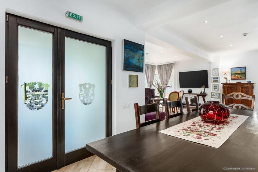 Casa de vacanta sau locuinta - 5 camere, 5 bai, 1300mp, langa Gura Humorului - 7