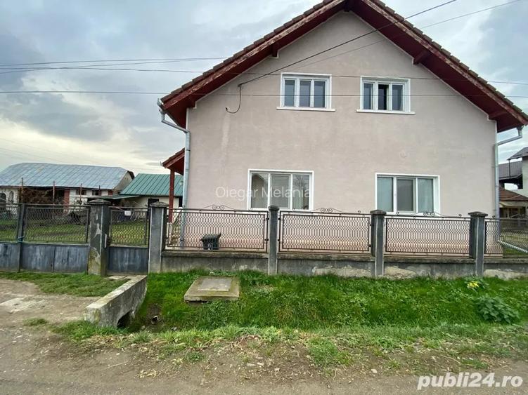 Vanzare casa cu teren generos ?i anexe gospodare?ti 40 ari
