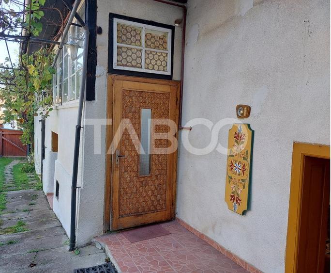 Casa de vanzare cu 2 apartamente separate si teren 500 mp Cisnadioara - 20