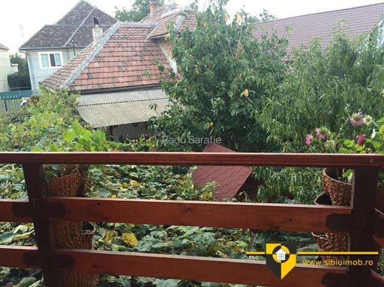 Garsoniera la casa terezian str mesteacanului  et 1