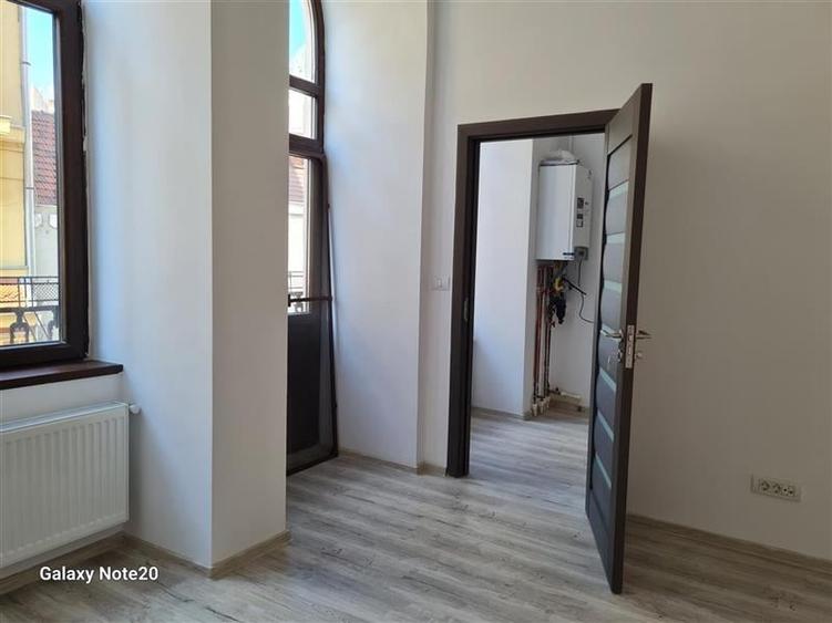 ocazie .VINDEM APARTAMENT IN ZONA ISTORICA CU BALCON STRADA - 3