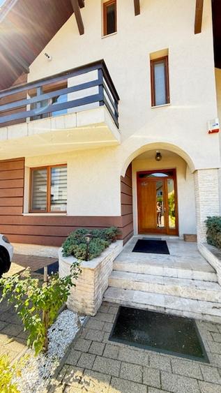 VILA P+E (2008) superba cu piscina si barbeque! - 3